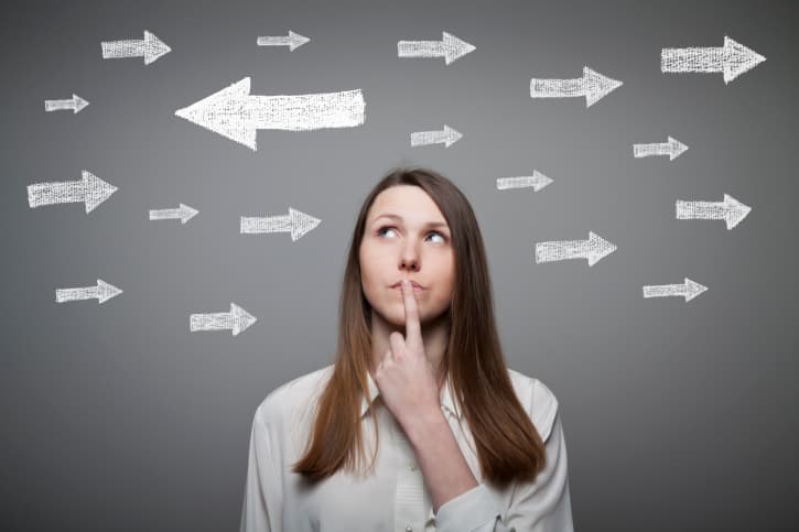 Sin embargo, el sentimiento negativo de Libra suele ser su indecisión, o falta de determinación en los momentos importantes lo cual le hace vacilar si “hago o no hago” esto. Una cosa es analizar lo que se está realizando para prever las consecuencias, y otra dejar que la indecisión paralice la vida e impida tomar riesgos necesarios.