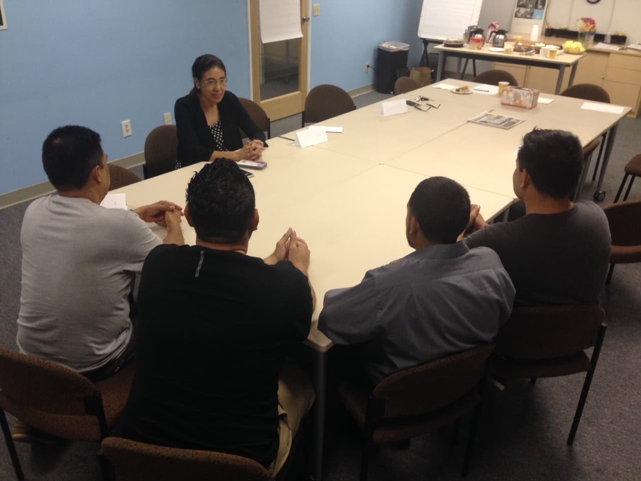 La organización Peace Over Violence, con sede en Los Ángeles, California, ahora atiende al doble de hombres que han sido víctimas de violencia doméstica comparado con hace tres años.