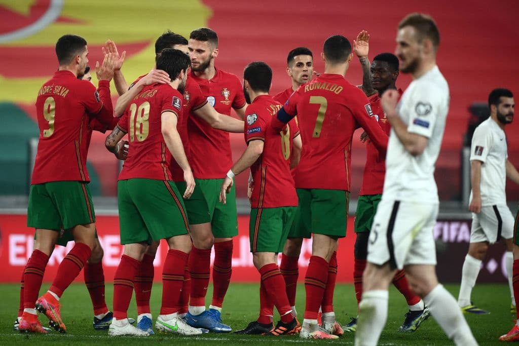 Grupo A | Con autogol, Portugal venció 1-0 a Azerbaiyán.