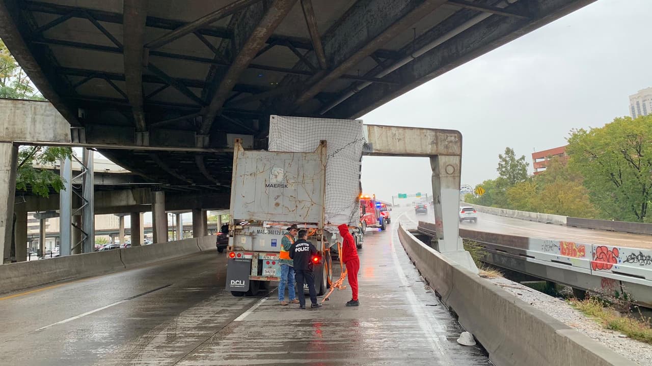 Choque en la I-45 a la altura de la Memorial Drive provoca retrasos: busque vías alternas