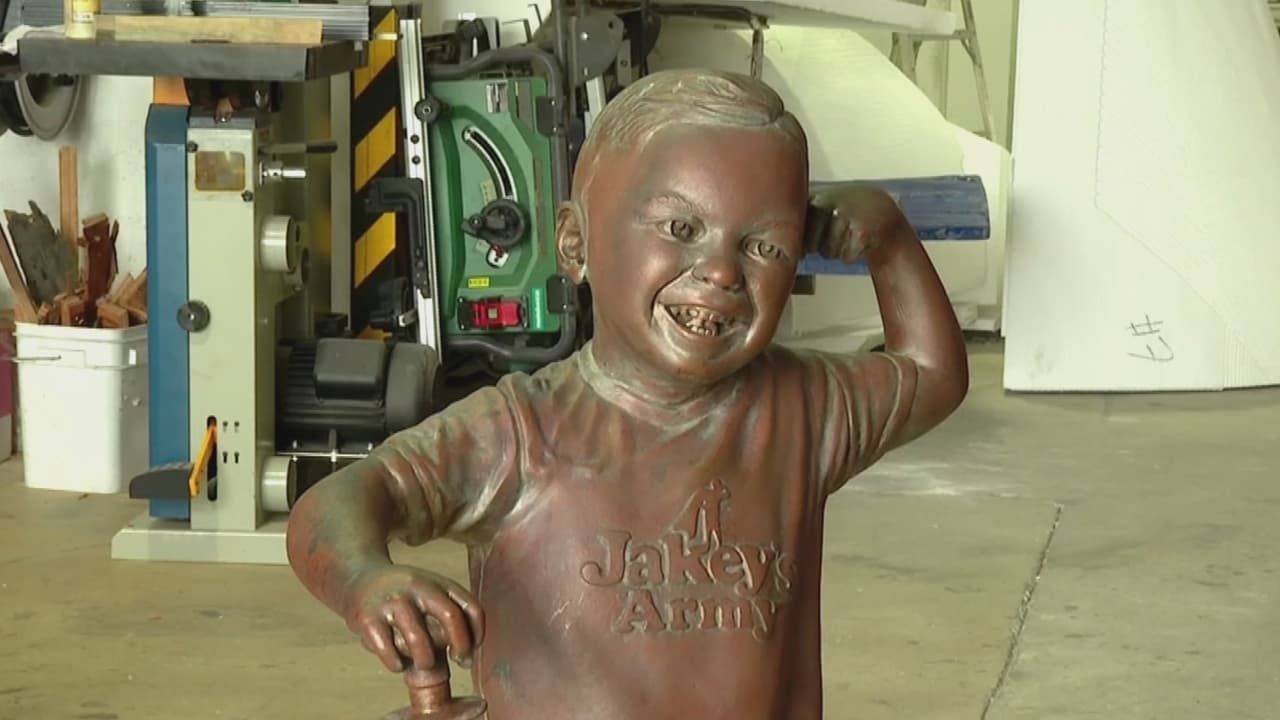 Arrestan al sospechoso de robar una estatua de bronce de un niño que murió de cáncer en Miami Lakes