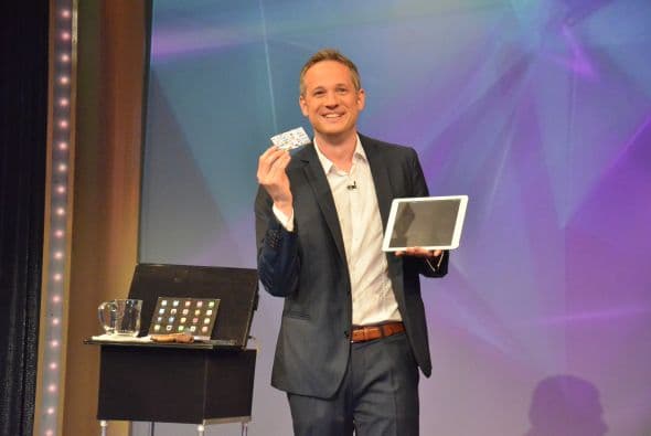 Es feliz de hacer lo que ama y lo transmite en cada una de sus presentaciones.