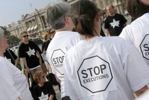 En 2003, antes de dejar su cargo, el gobernador George Ryan otorgó clemencia a los 167 condenados a muerte restantes en Illinois a causa de los errores procesales que llevaron a que se los sentenciara a muerte.