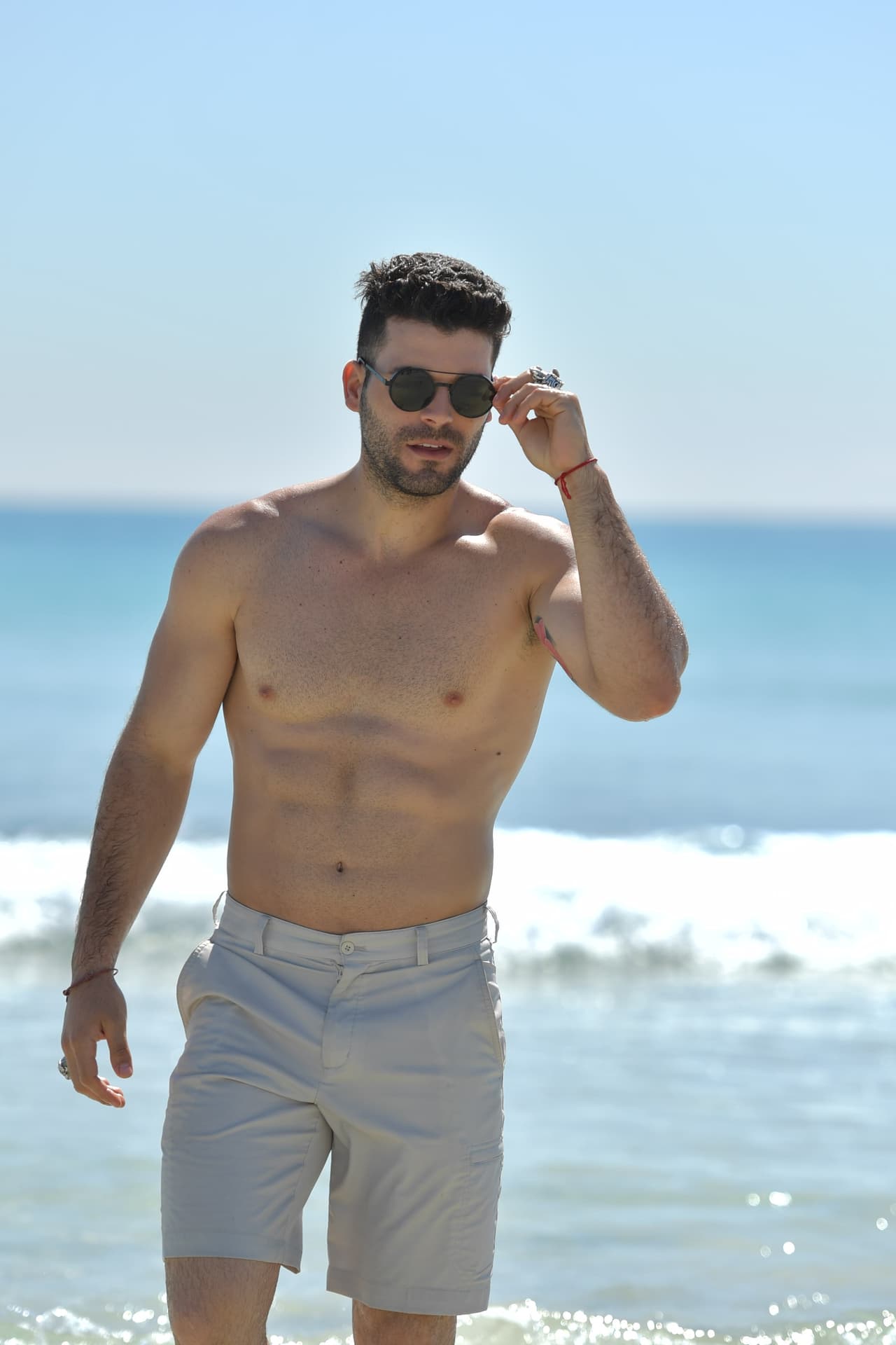 Sandra y Adrián traspasaron un amor de novela a la vida real.