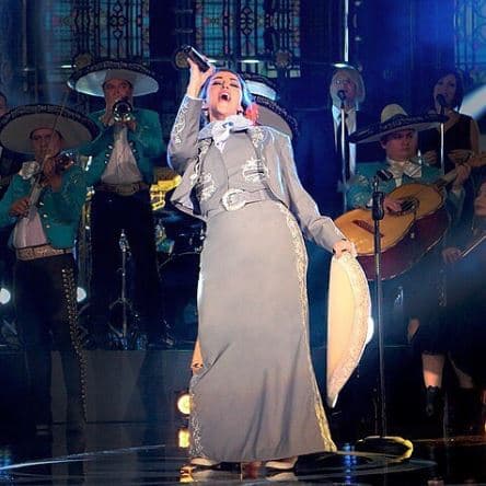 Sin embargo, Alicia detalló: "Le digo que es bien importante que ella se dé su tiempo como mujer, que no se le pase... De enamorarse y de darle la prioridad a los sentimientos y las emociones".