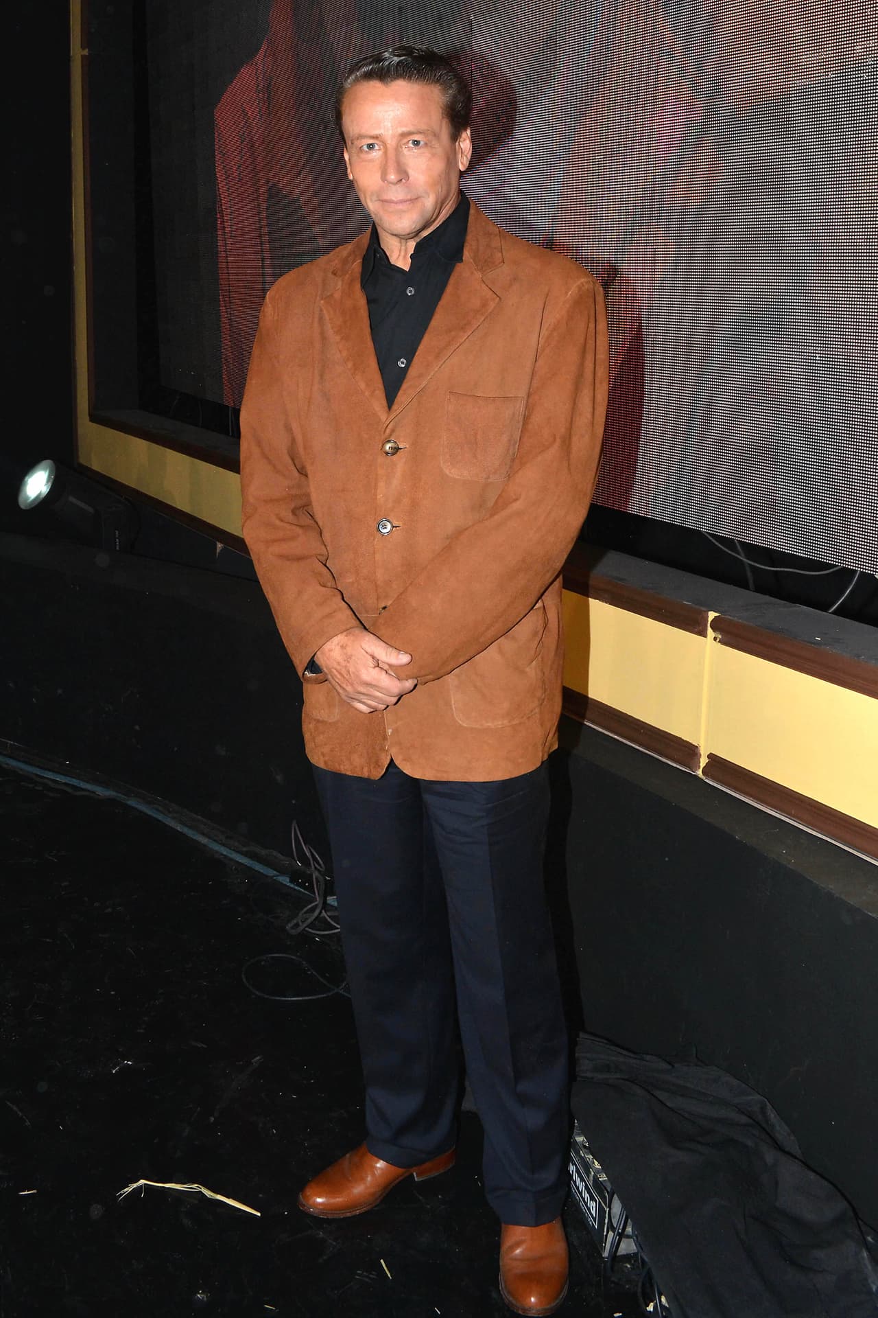 “Cada vez que habla me salen fechas de cantar, imagínate, lo bendigo, se lo agradezco, que dios le siga dando boca para que siga hablando mal de mi familia o colgándose de la fama de la familia Banquells, que tiene una trayectoria inmensa en el mundo del espectáculo”.
<br>