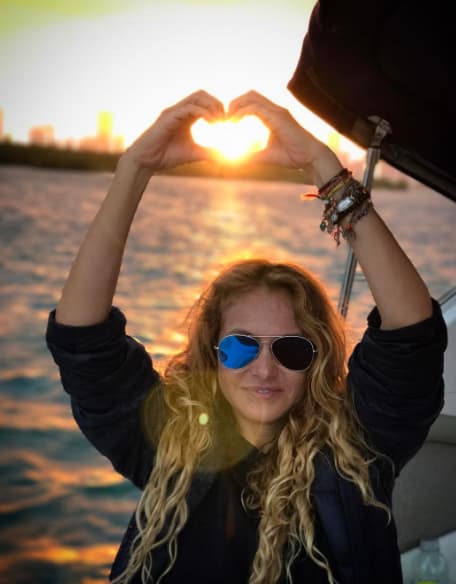 Además, 'La Chica Dorada' le cantará a todas las mamás en este programa especial.