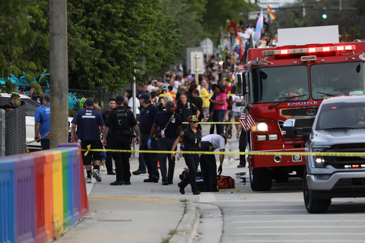 La policía de Fort Lauderdale informó que están considerando todas las posibilidades sobre las causas 
<a href="https://www.univision.com/local/miami-wltv/dos-personas-son-arrolladas-por-camioneta-en-desfile-del-orgullo-gay-en-broward">del incidente ocurrido en un desfile del orgullo gay en Wilton Manors. </a>