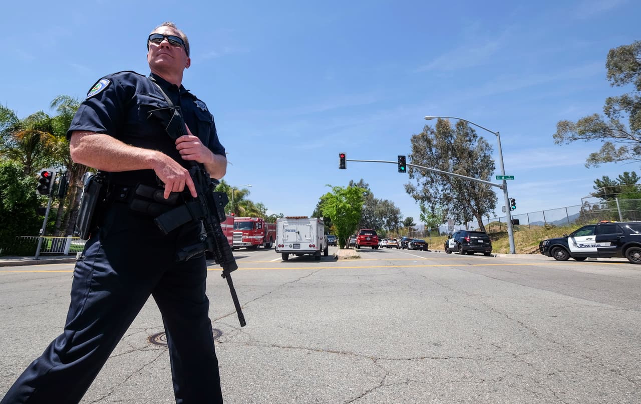 La policía dijo que Anderson y Smith estaban casados, pero que la pareja se había separado hace unas semanas.
