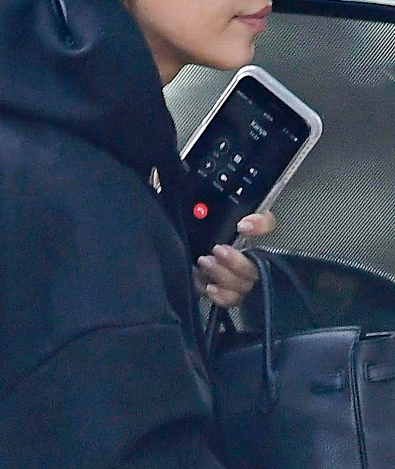 Aunque llevaba mucha prisa, respondió una llamada de su amado Kanye West.