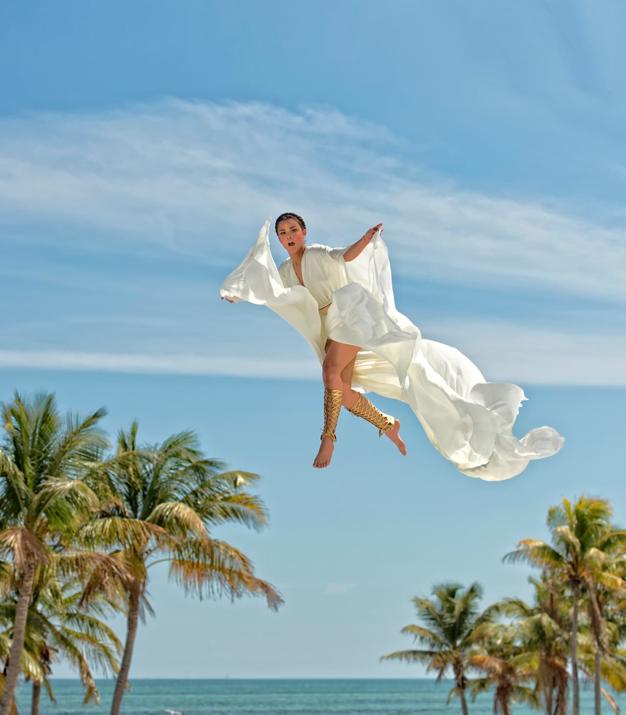 Un reto que no estuvo nada fácil, pues no sólo estuvieron suspendidas a 20 pies de altura sino que tenían que strike a pose y además, lucir perfectas. ¿Quién lo hizo mejor?