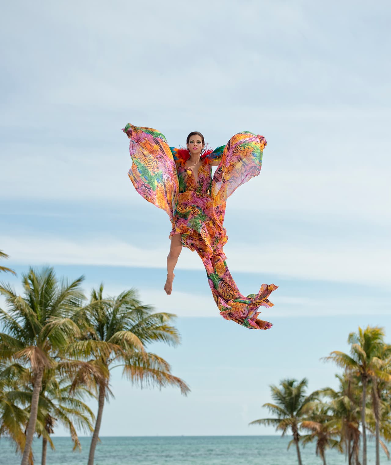 Un reto que no estuvo nada fácil, pues no sólo estuvieron suspendidas a 20 pies de altura sino que tenían que strike a pose y además, lucir perfectas. ¿Quién lo hizo mejor?