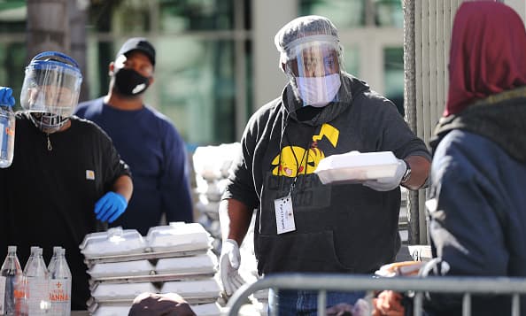 La iniciativa busca “
<b>Acabar con la pobreza y busca equidad racial</b>”, dijo este miércoles, el alcalde 
<a href="https://twitter.com/MayorOfLA" target="_blank">Eric Garcetti</a> al dar más detalles sobre el plan que empieza esta semana.