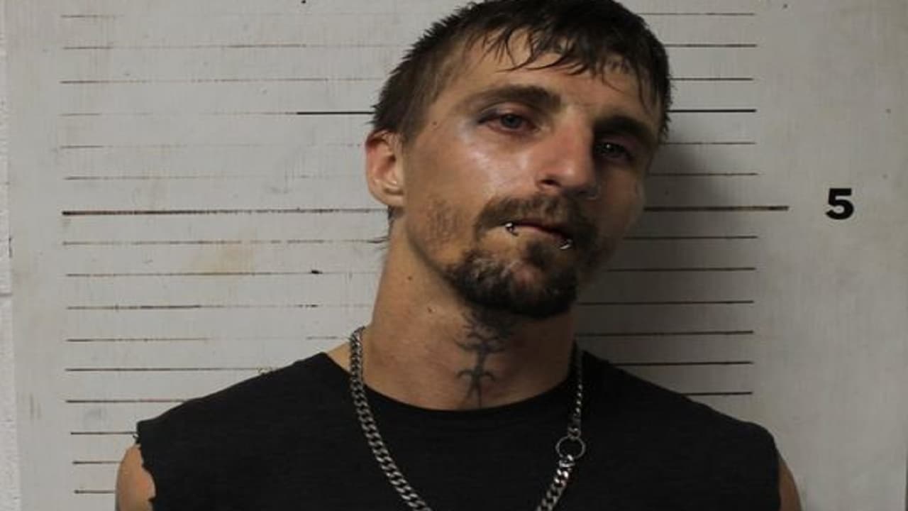 Empleado de un restaurante de comida rápida es arrestado luego de que un cliente encontró metanfetamina en su pedido