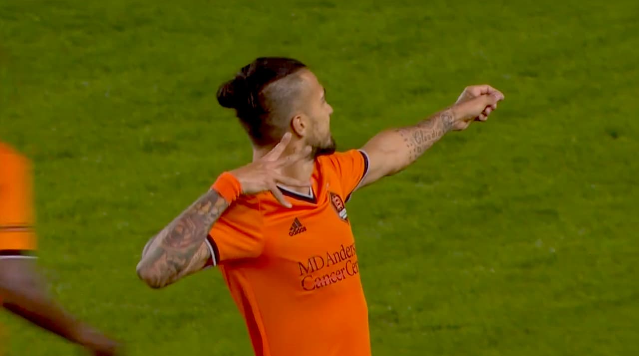 ¡Directo al blanco! Urruti puso el 2-0 sobre los Earthquakes