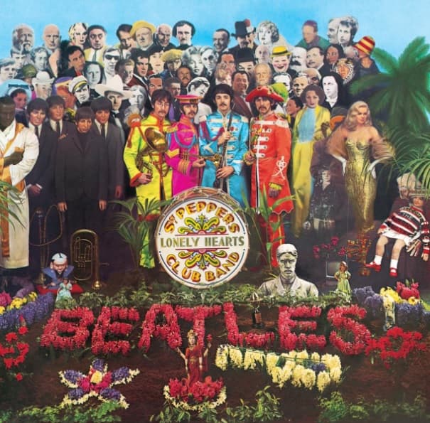 La portada del disco ‘Sgt. Pepper’s’, lanzado en 1967, donde aparecen decenas de personajes alrededor de los cuatro músicos británicos, estaría llena de pistas que anunciaban la muerte de Paul, según los fanáticos que creen en esta leyenda.