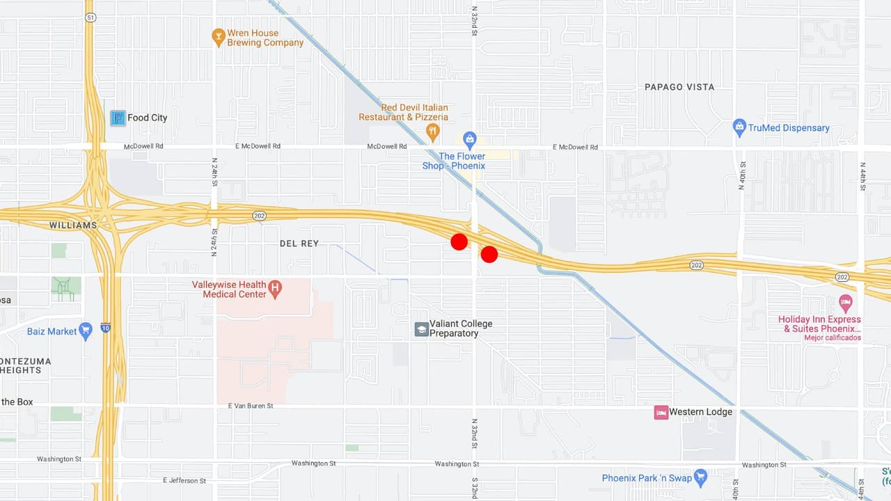 <b>Interestatal 10</b>
<br>La I-10 en dirección este se reducirá a tres carriles cerca de la calle 32, desde las 8 p.m. del viernes, hasta las 4 a.m. del lunes.
<br>
<br>40th Street cerrará en ambas direcciones entre Broadway Road y la I-10. Las rampas de entrada de la I-10 en dirección este, entre las calles 24 y 32, también estarán cerradas.
<br>
<br>La rampa HOV de la US 60 en dirección oeste hacia la I-10 en dirección oeste también estará cerrada. Para conocer las condiciones de las carreteras en tiempo real puede visitar la página del 
<a href="https://www.az511.gov/" target="_blank">Departamento de Transporte de Arizona</a>, o llamar al 511.