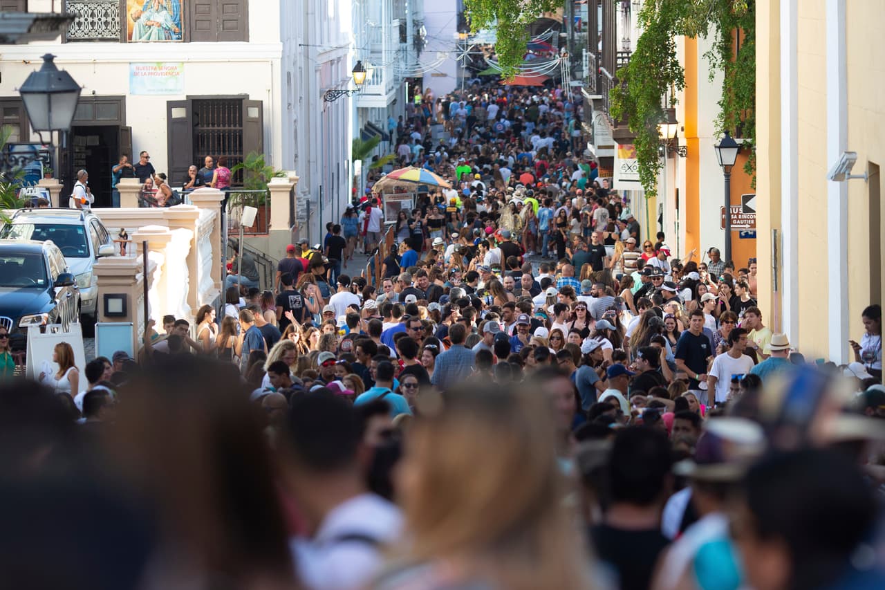 Ante la celebración de las 
<a href="https://www.univision.com/local/puerto-rico-wlii/fiestas-de-la-calle-san-sebastian-2020">Fiestas de la Calle San Sebastián</a> varios artistas cancelaron su participación como Johnny Ventura, La Sonora Ponceña y Plenéalo.