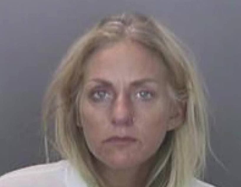 De acuerdo con reportes, la mujer ya contaba con dos infracciones por manejar ebria y su licencia estaba suspendida.