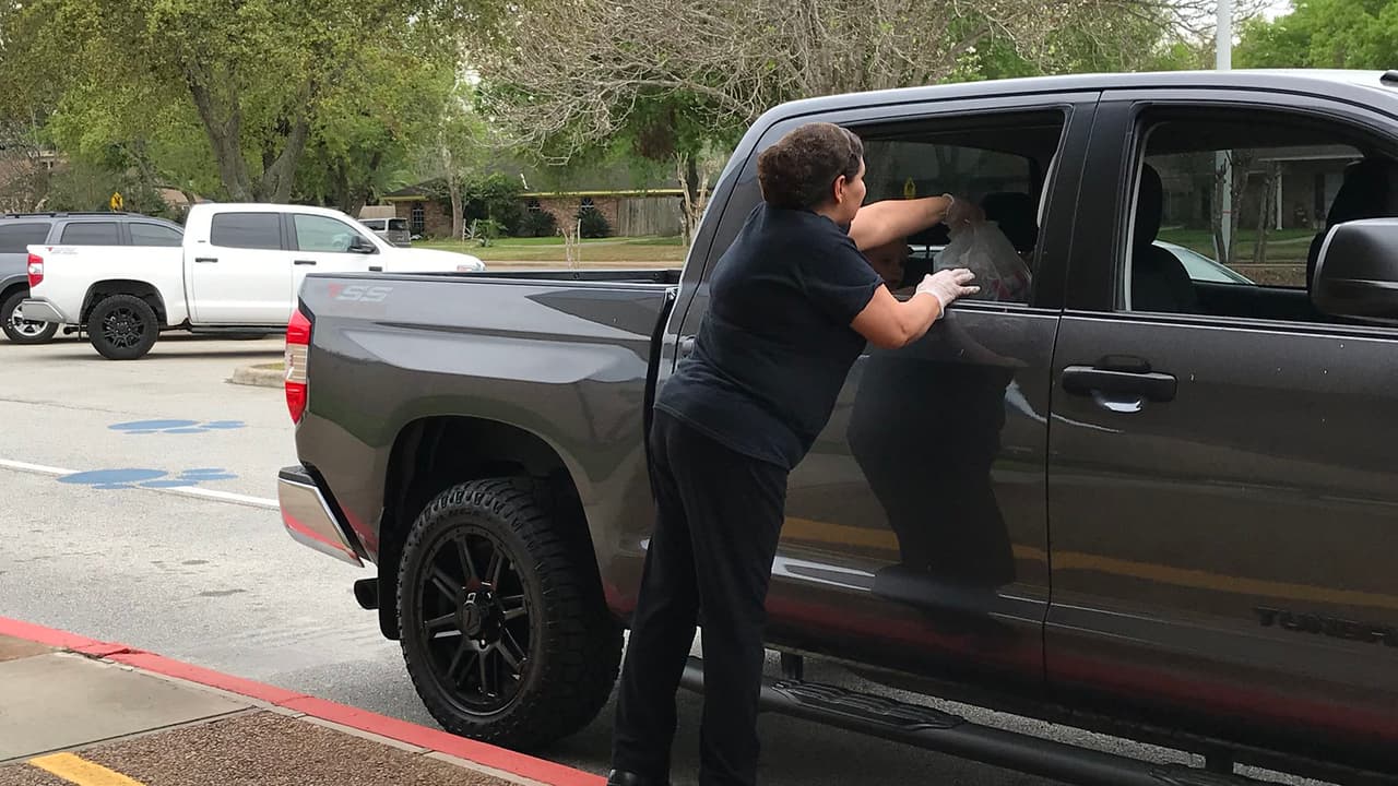 Después del feriado, los sitios de distribución volverán a abrir el lunes 13 de abril.