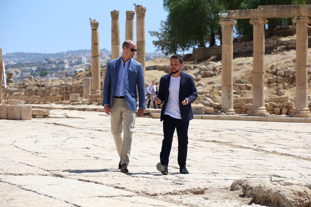 “Estaba muy sorprendido (William) cuando vio la foto, no lo esperaba. Pero esa es la razón por la que vino, porque quería tomarse una foto en el mismo lugar en el que Kate lo hizo”.
<br>