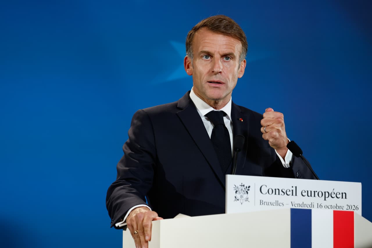 Emmanuel Macron tacha de "estúpidas" las afirmaciones de quienes culpan a los migrantes musulmanes por los disturbios en Francia