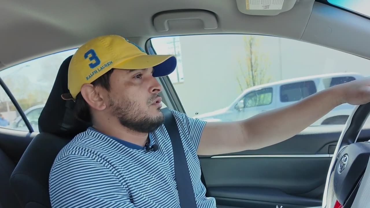 USCIS reevaluará procesos migratorios aprobados en la administración Biden; abogado responde dudas