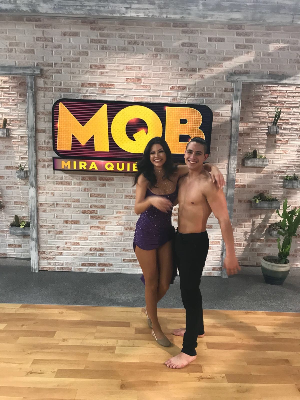 Después de una gran presentación, Ana y Jon estaban felices.