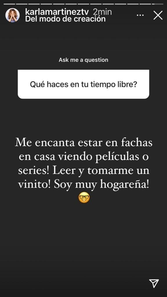 En varias ocasiones ha mencionado que es una mujer muy hogareña y que le encanta estar con su esposo e hijas.
