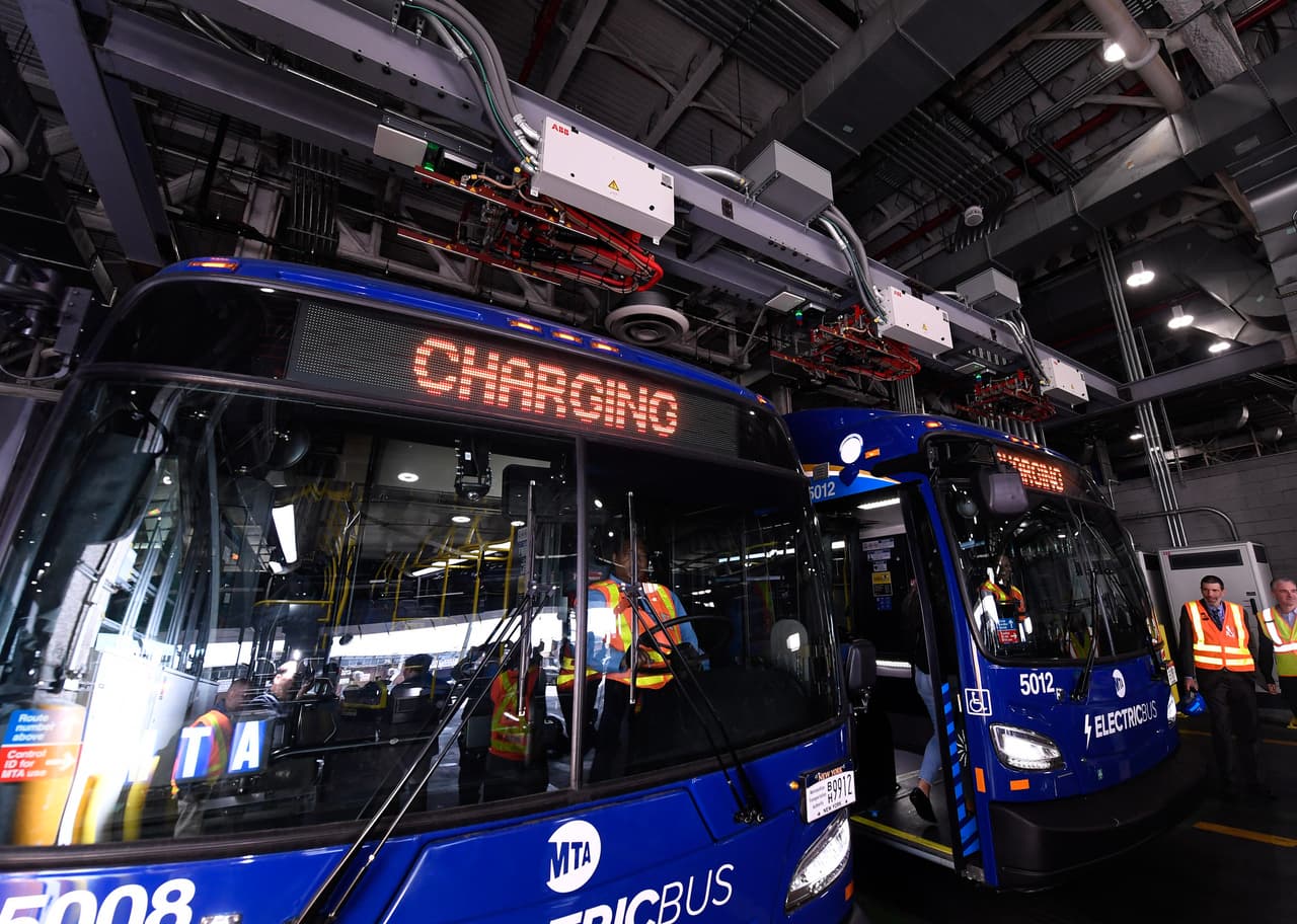 La MTA se ha comprometido a hacer la transición a una flota de autobuses 
<b>100 por ciento cero emisiones para 2040. </b>
<br>