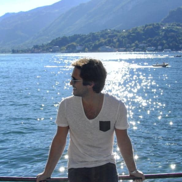 ¿Será que ambos contrataron a la misma empresa para vacacionar en Europa?