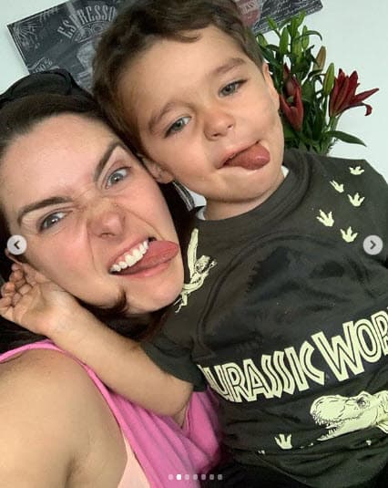 <b><a href="https://web.facebook.com/DePrimeraManoImagenTV/videos/1304213253078988/" target="_blank">En entrevista para 'De primera mano'</a></b>, la actriz señaló que durante la grabación de un comercial, su hijo "estuvo todo el tiempo feliz, jugando [...] jugó como cinco horas, después de un buen rato fue como 'esto ya no es juego, ya no quiero'. En ese momento se lo llevó su papá a un centro comercial a pasársela padrísimo".