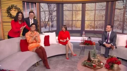 Al inicio de la emisión de
<b> Despierta América</b> de este martes 6 de diciembre, Francisca agradeció los mensajes y apoyo que recibió tras haberse cortado el cabello en vivo.