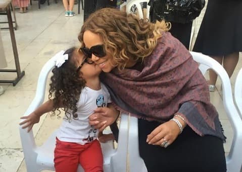 Por lo que se ve, ella tiene amor para todos.