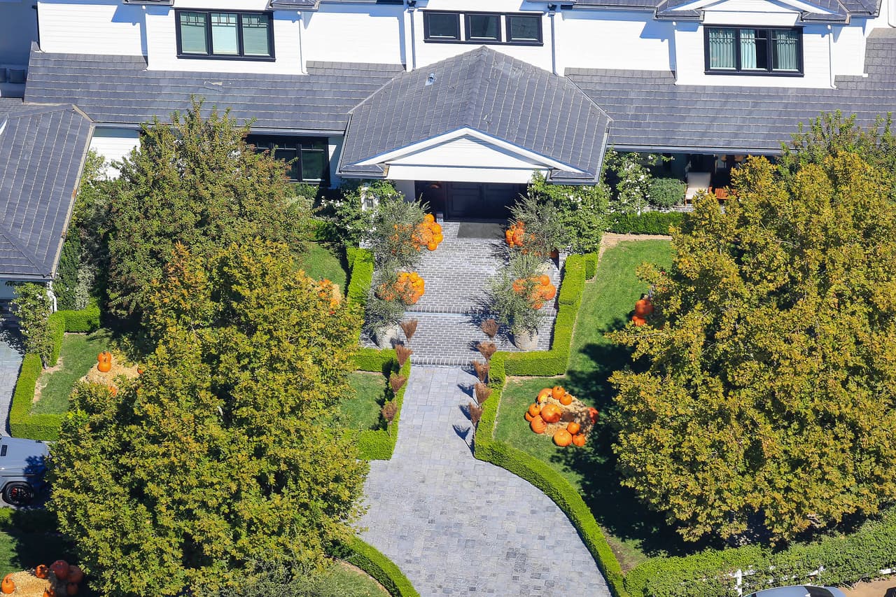 Actualmente, 
<b><a href="https://www.univision.com/famosos/kylie-jenner-embarazada-baby-bump-travis-scott-fotos" target="_blank">Kylie Jenner está embarazada</a></b> por segunda ocasión. Ella tendrá otro bebé con el
<b> </b>rapero Travis Scott, con quien hace pocos meses retomó su relación tras una ruptura en 2019. Ellos son papás de Stormi, de 3 años.