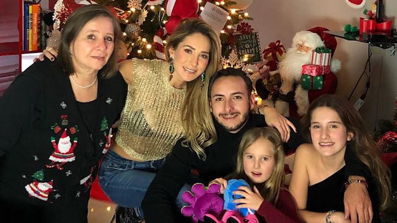 El momento les sirvió para estar juntos antes de que Elissa Marie y Alexa Miranda viajaran para encontrarse con su padre. 
<br>