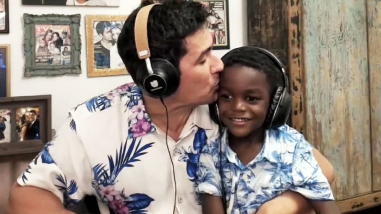 Benji, el hijo de Rafa Araneda, demostró que es igual de travieso que su papá... y hasta podría seguir sus pasos