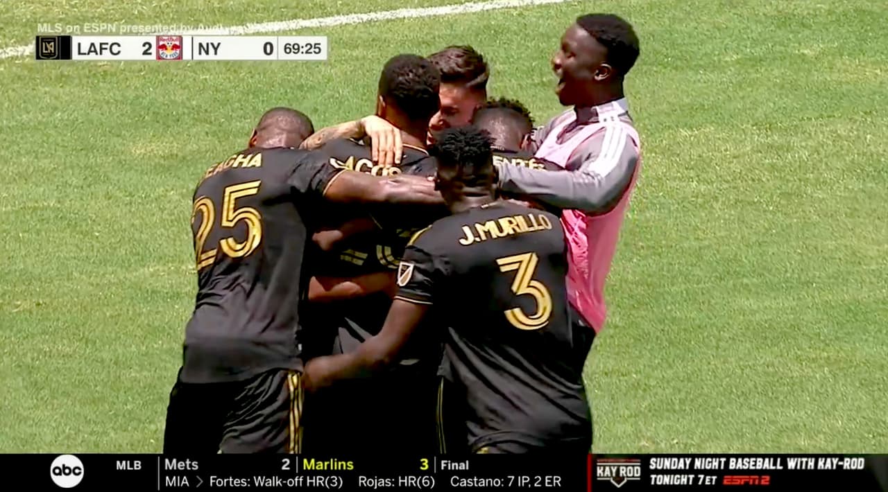 Brian Rodríguez limpia el área y Diego Palacios sella el segundo