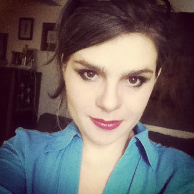 El artista fue padre de la también actriz cuando él tenía 20 años y era un estudiante de teatro sin muchos recursos. Bárbara Guillén, la madre de Francesca, llegó a decir que esa fue la razón por la que Alejandro Camacho rechazó casarse con ella y apoyarla económicamente.
<br>