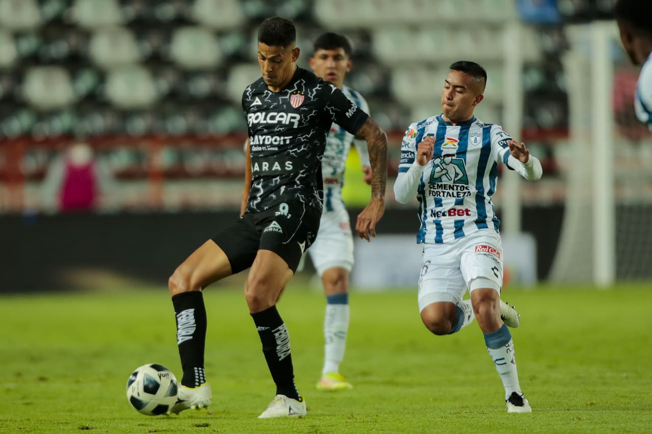 Aviles Hurtado se vuelve a encontrar con el gol y Pachuca consigue tres vlaliosas unidades.