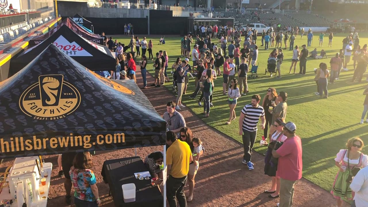 <b><a href="https://www.visitfayettevillenc.com/event/third-annual-pecktoberfest/15612/" target="_blank">PECKTOBERFEST (23 DE OCTUBRE)</a></b>: Se trata del festival anual de la cerveza de los Fayetteville Woodpeckers, "Pecktoberfest", que regresa al estadio de Segra. Quince cervecerías de todo Carolina del Norte están confirmadas para el evento con más de 40 cervezas frías diferentes para degustar. Una variedad de camiones de comida estará en Pecktoberfest junto con música en vivo y entretenimiento adicional. El fútbol americano universitario se mostrará en el gran tablero y se realizará un concurso de fichas 50/50 en el jardín izquierdo.