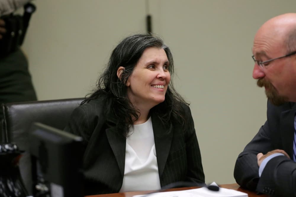 Louise Anna Turpin se sonreía con su abogado durante la audiencia judicial del 18 de enero de 2018.