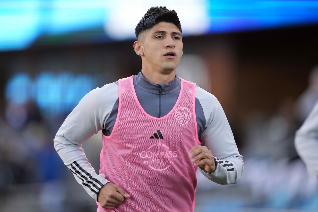¡KC no tiene gol y sacrifica a Alan Pulido! El mexicano fue sustituido en el primer tiempo