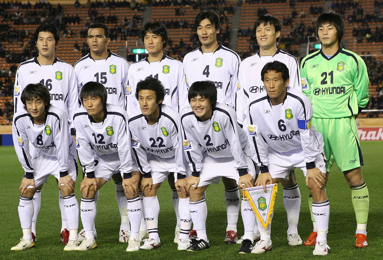 El Jeonbuk de 2006 llegaba por primera vez a este evento intercontinental luego de derrotar en la final al Al Kamarah de Siria. Este equipo coreano se caracteriza por tener una nómina con muchos jugadores de su país.