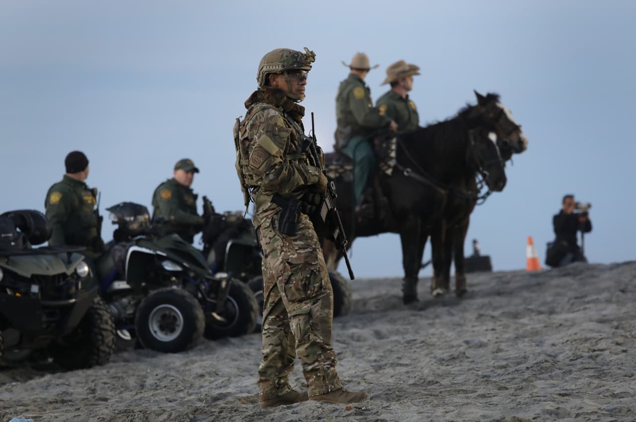 Pentágono estima que desplegar 5,900 militares en la frontera por la caravana migrante cuesta $72 millones al país