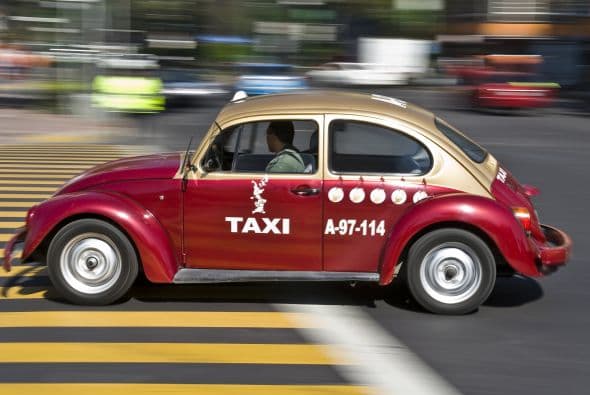 El Estado de México es el más poblado del país con 15.1 millones de habitantes, seguido de la capital (Distrito Federal) con 8.8 millones y Veracruz con 7.6 millones.