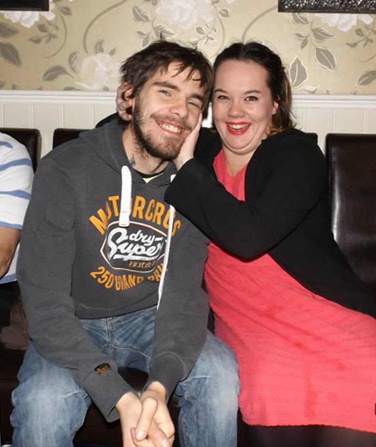 Sin embargo, su novio Ben la llevó al hospital cuando a las 3 am despertó sintiendo terribles dolores.