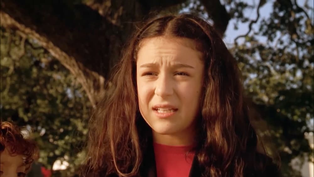 <b>Alexa Vega- Carmen Cortez </b>
<br>Actriz que con solo 12 años ingresó a 'Mini Espías' en el papel de Carmen Elizabeth Juanita de Costabrava Cortez, la hija mayor de Ingrid y Gregorio.
<br>