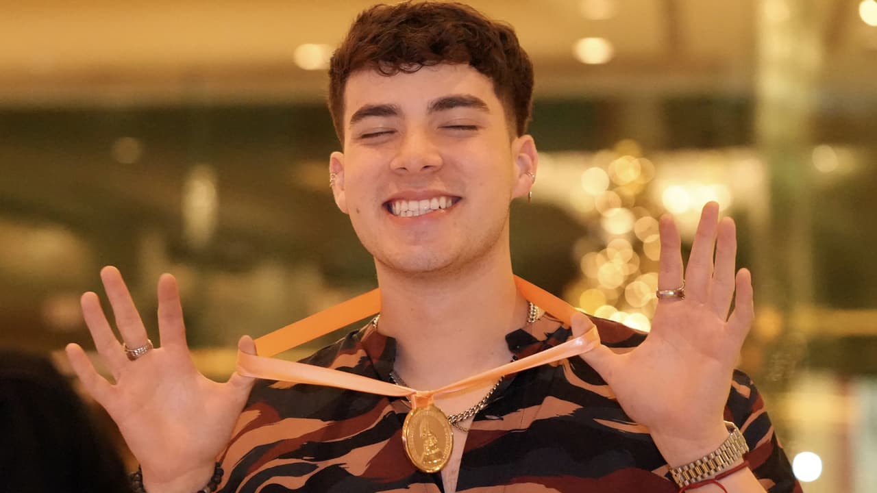 Rey Santana tiene 21 años, nació en Dallas y sus padres son mexicanos.