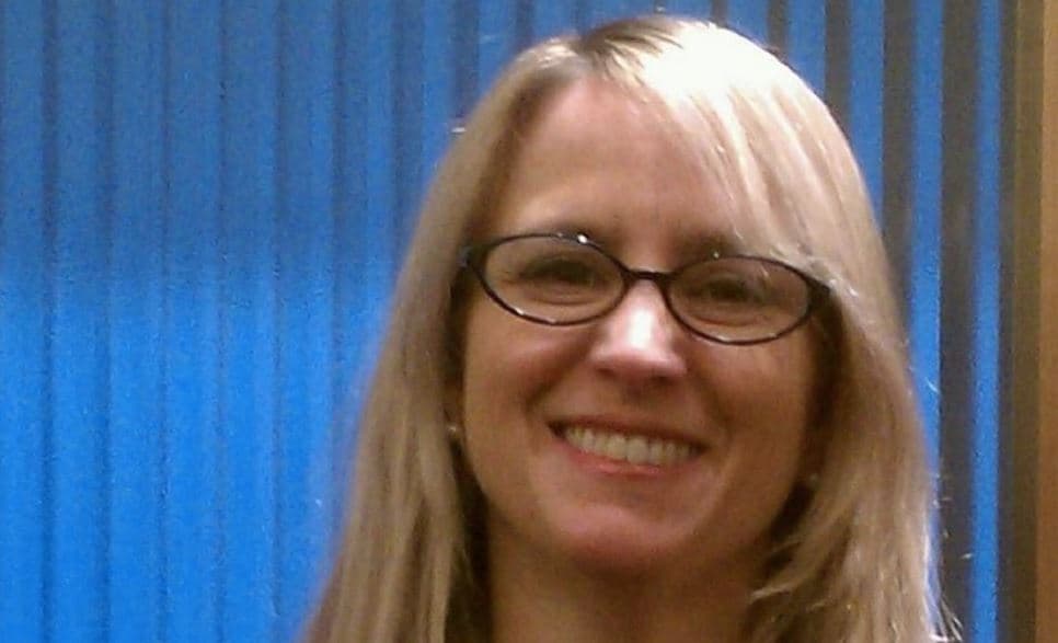 Tía demanda a sobrino por abrazo de $127,000